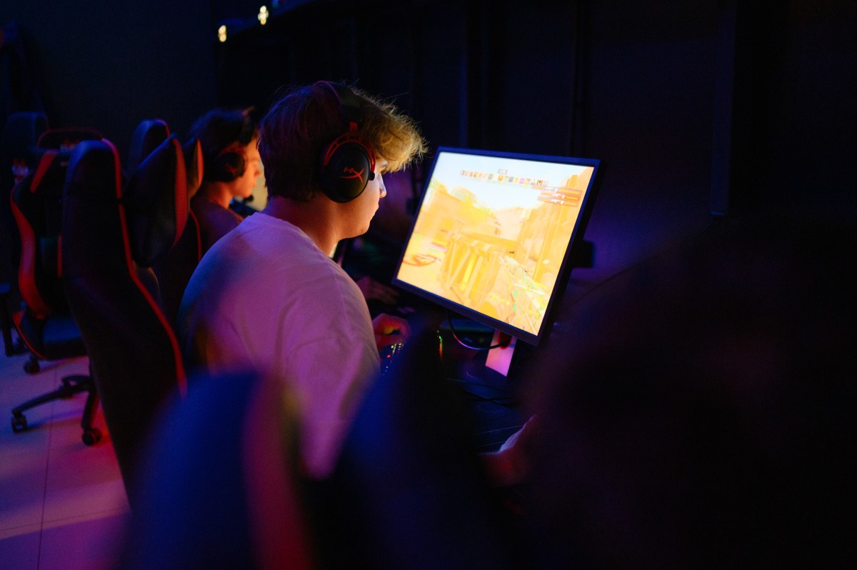 НОВОСТЬ для геймеров: в Бресте открылся крутой компьютерный клуб «CyberX»! Фотоотчёт и цены