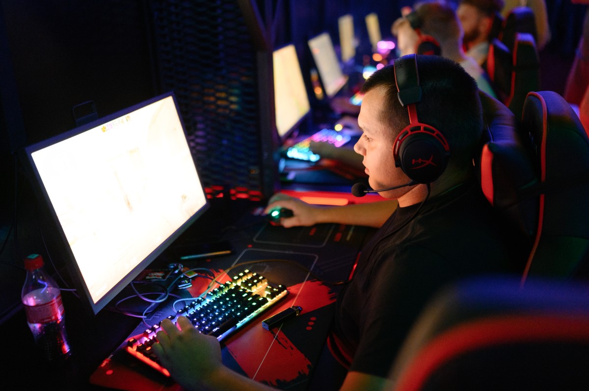 НОВОСТЬ для геймеров: в Бресте открылся крутой компьютерный клуб «CyberX»! Фотоотчёт и цены