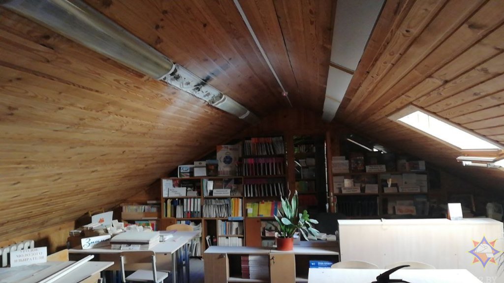 В брестском колледже загорелся светильник: эвакуация 179 человек