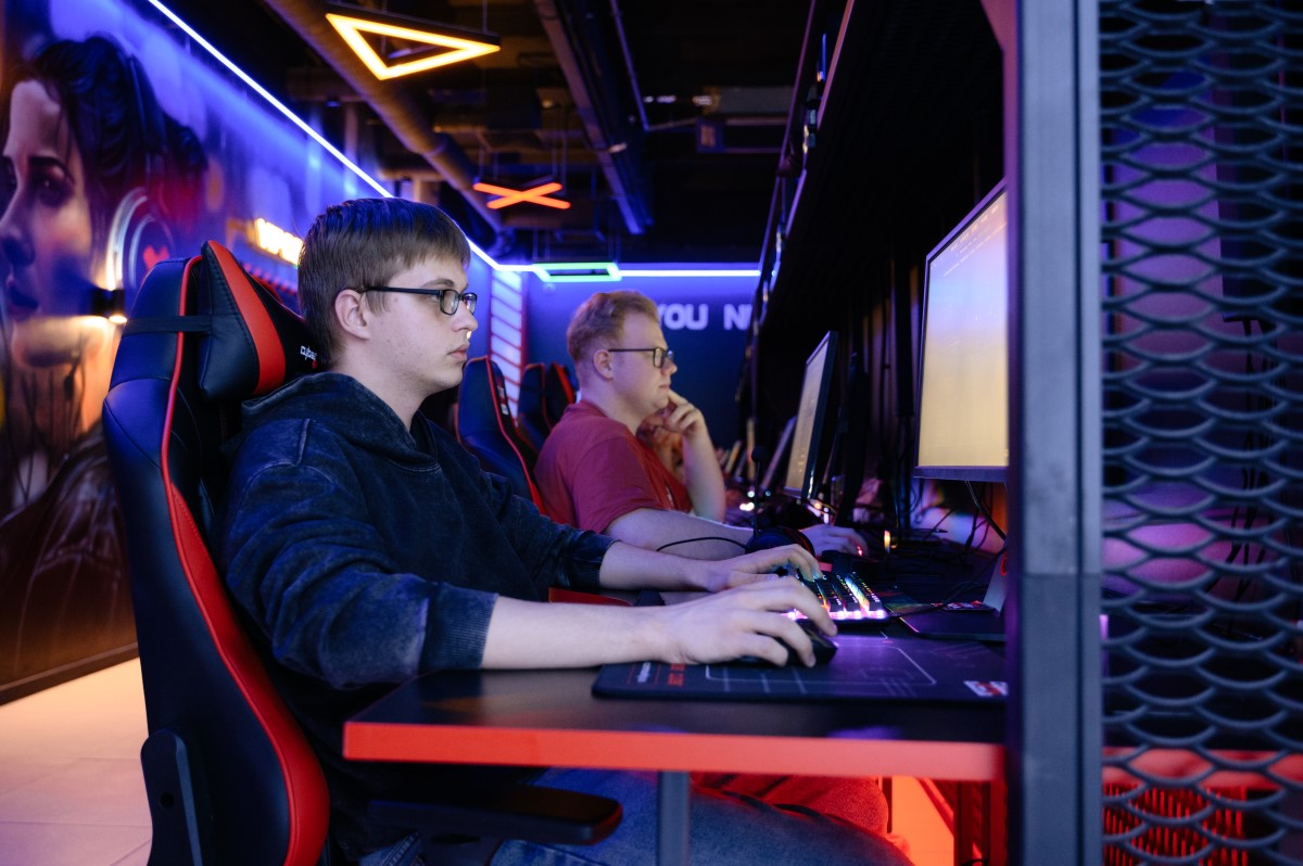 НОВОСТЬ для геймеров: в Бресте открылся крутой компьютерный клуб «CyberX»! Фотоотчёт и цены