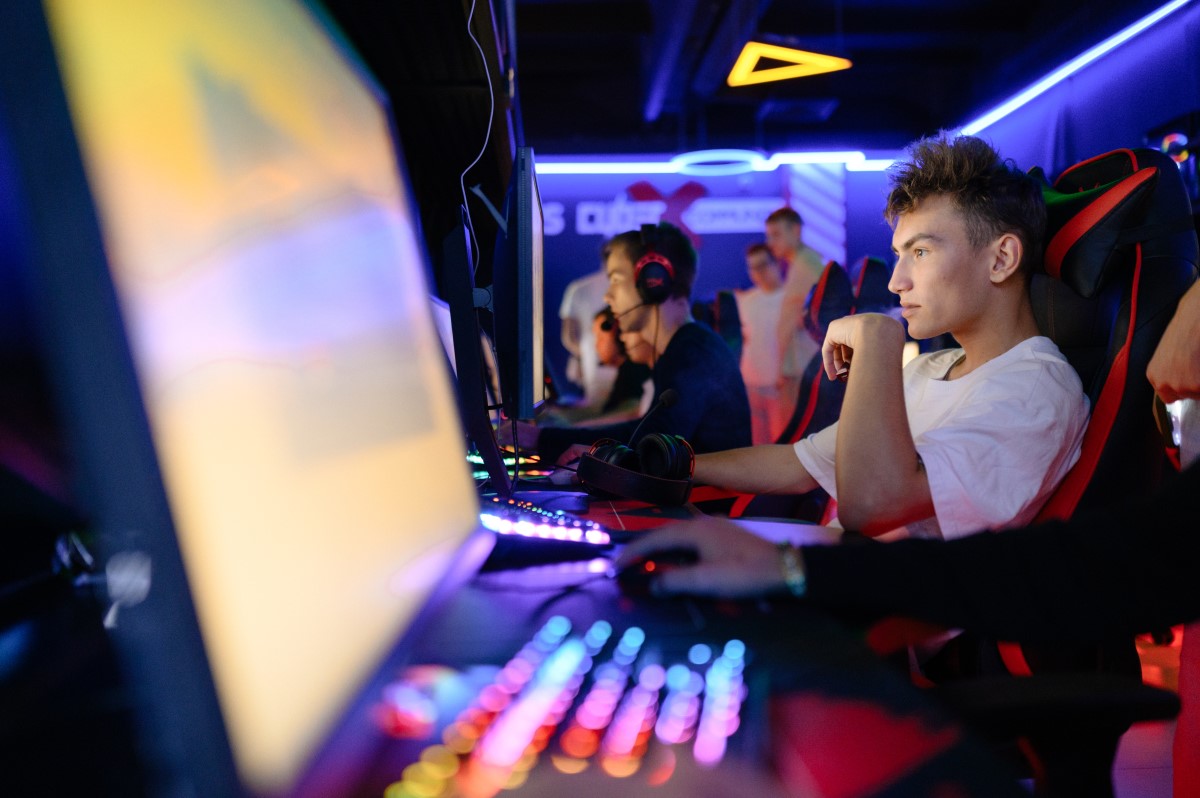 НОВОСТЬ для геймеров: в Бресте открылся крутой компьютерный клуб «CyberX»! Фотоотчёт и цены