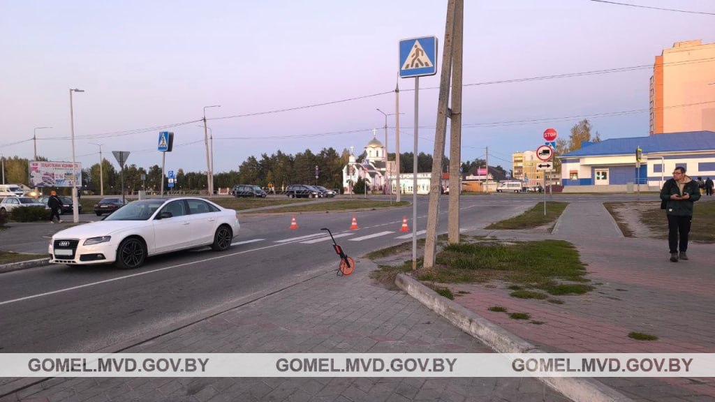 Автомобиль Audi сбил 3-летнего мальчика, который вырвался из рук мамы на пешеходном переходе