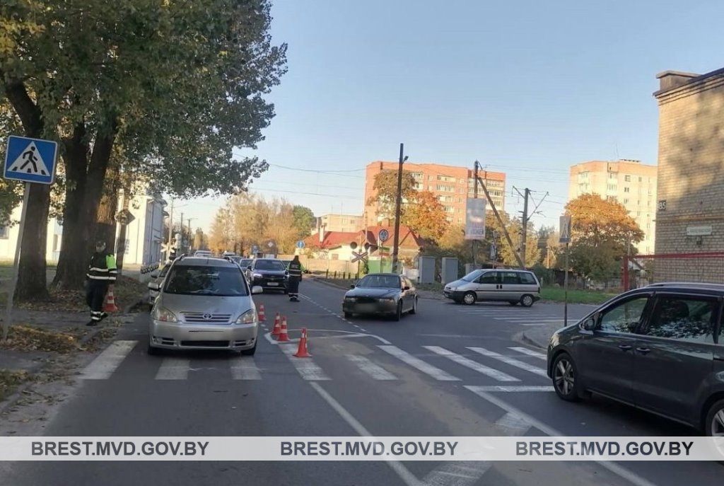 В Бресте водитель Toyota сбил пешехода на нерегулируемом переходе