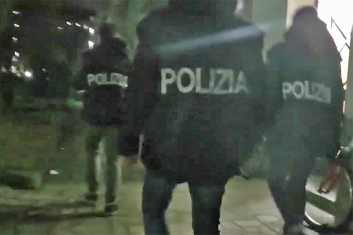 В Милане у белоруса отобрали на улице дорогие часы