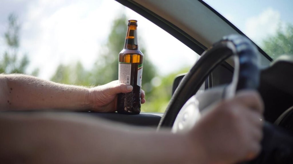 После скольких бутылок «нулевки» можно лишиться водительских прав? Ответ ГАИ