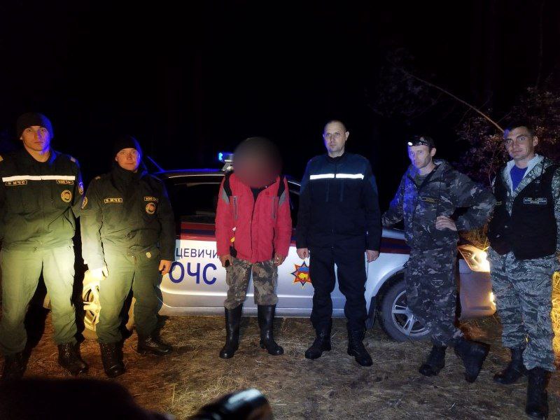 Поехал с женой за клюквой и пропал — житель Брестской области провел ночь в лесу