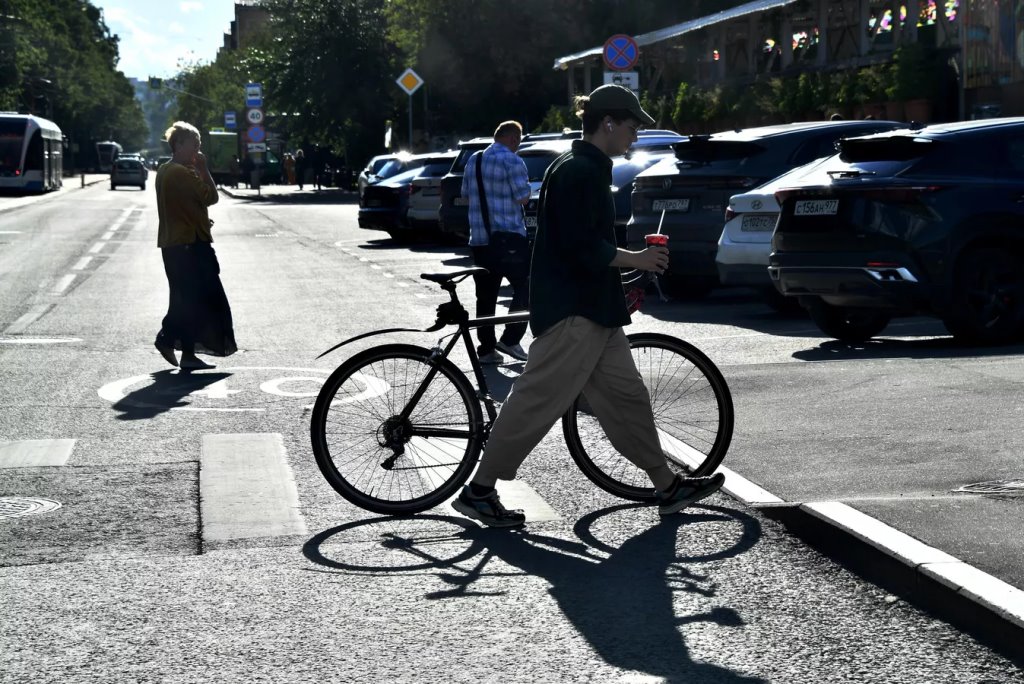 ГАИ еще не решила, надо ли спешиваться велосипедистам на переходах