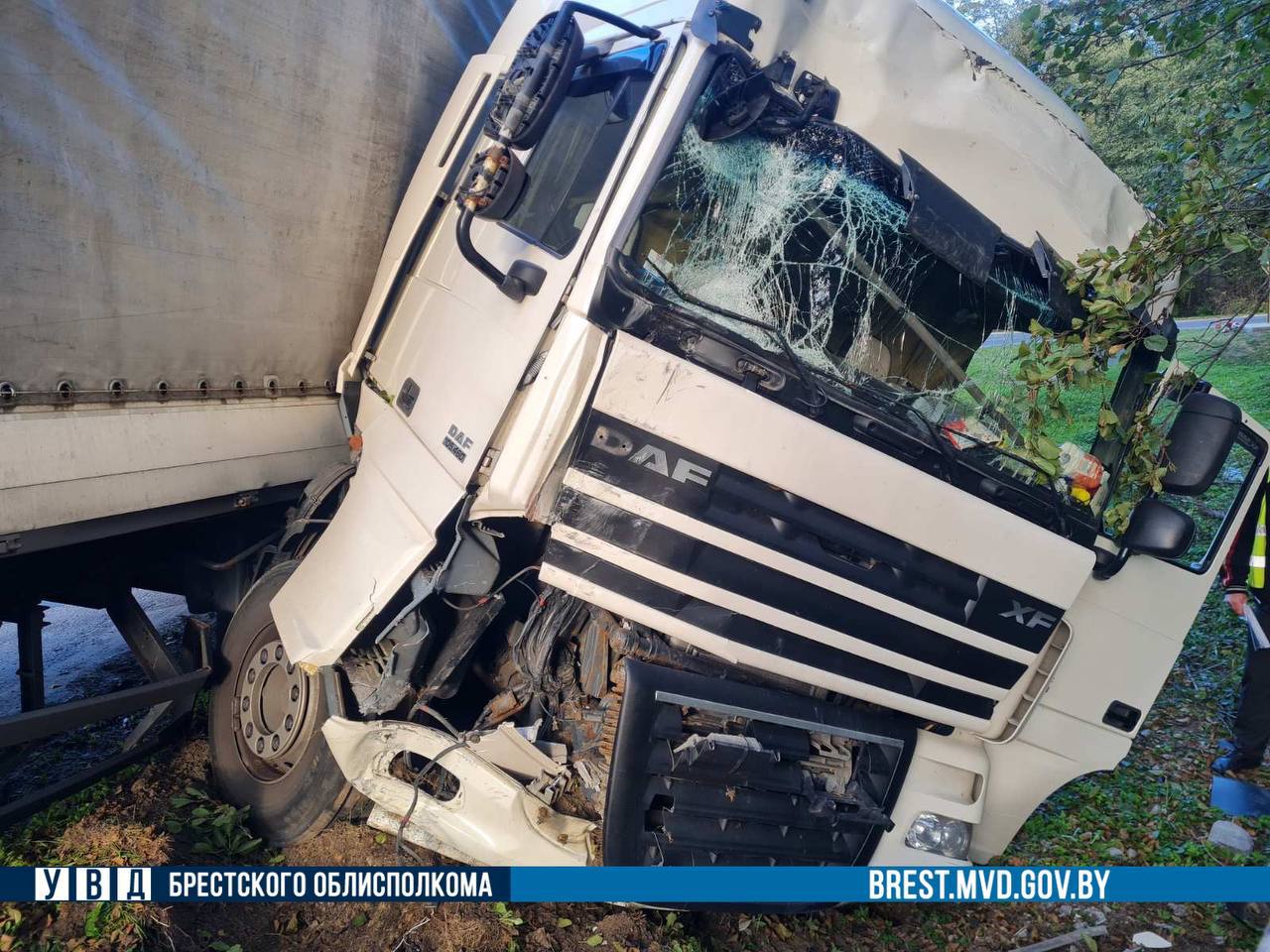 Видео и подробности ДТП под Брестом, где фурой был снесен столб