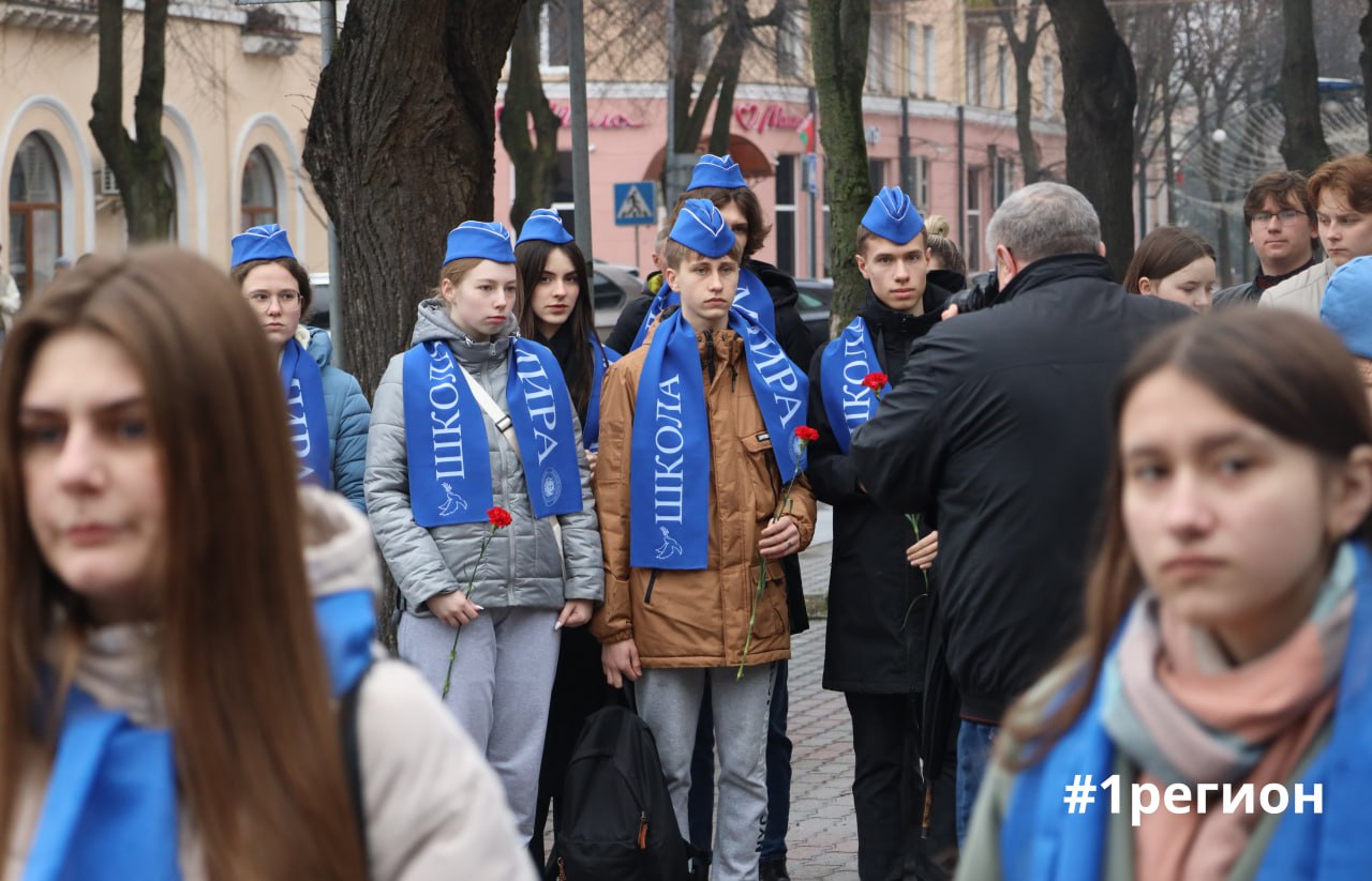 Жители Бреста почтили память погибших в теракте в «Крокус сити холл»