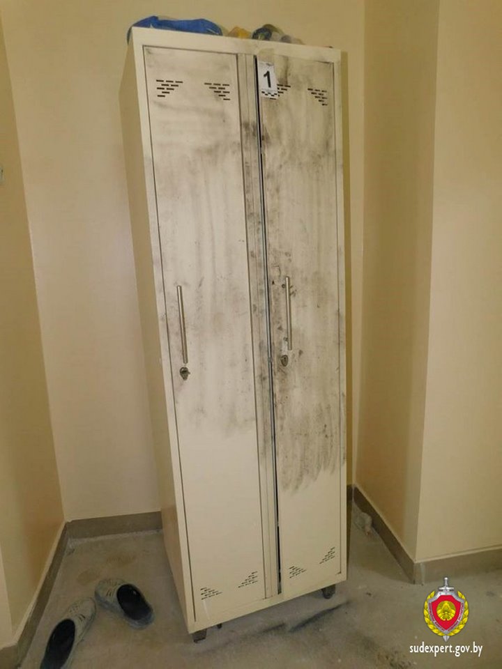 Белорус спрятал в рабочем шкафчике 8000 рублей. Не повторяйте его ошибку