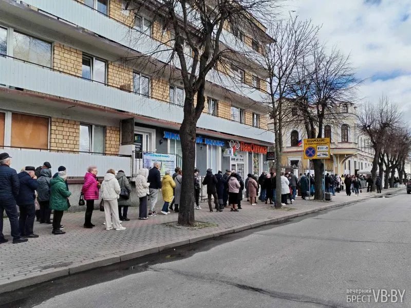 В Бресте активно идет голосование на выборах президента РФ