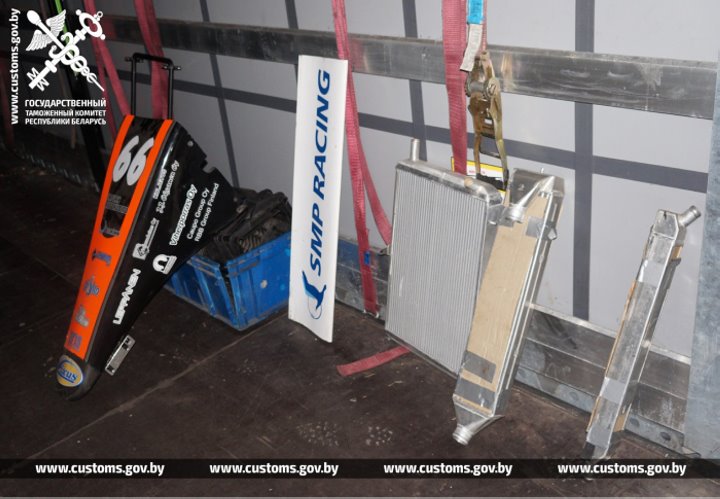 В Беларусь ввозили запчасти для гоночных машин. Брестские таможенники не засчитала попытку