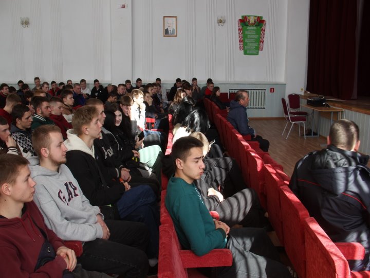 Суд направил двоих жителей Дрогичина в ЛТП