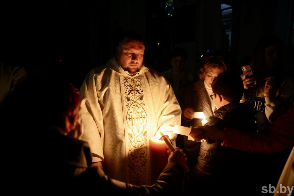 Католики Бреста отметили Пасху Христову