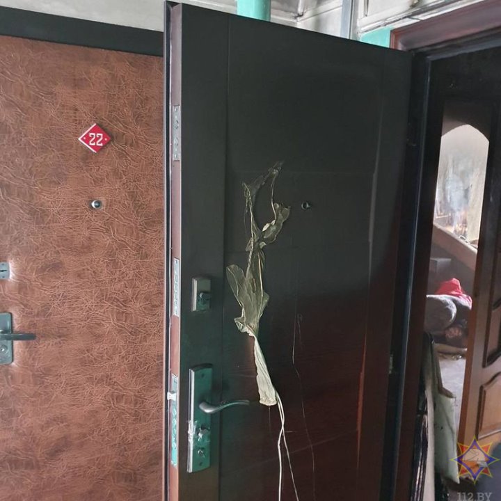 В Лиде дети пытались приготовить сосиски и сожгли квартиру