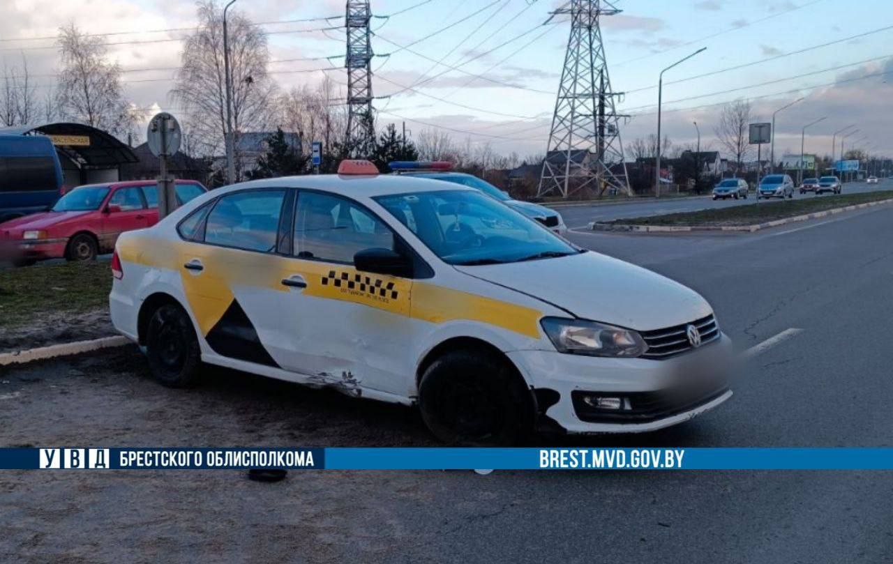 В Бресте 21-летний водитель такси попал в ДТП. Подробности