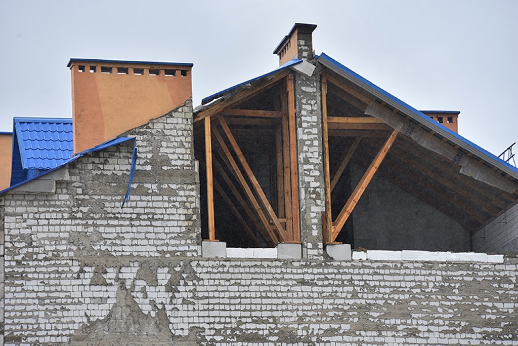 В доме под Гомелем обрушилась стена