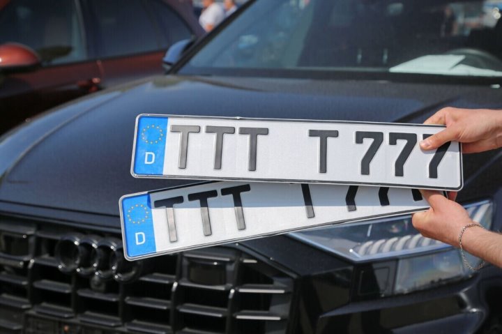 Латвия перестала пропускать в РБ авто с объёмом мотора более 1,9 л