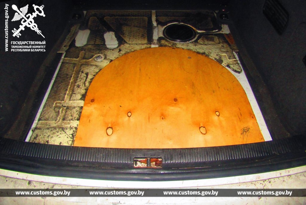 Женщина скрыла от таможенников запчасти на 52 тысячи рублей. Случай на границе в Бресте