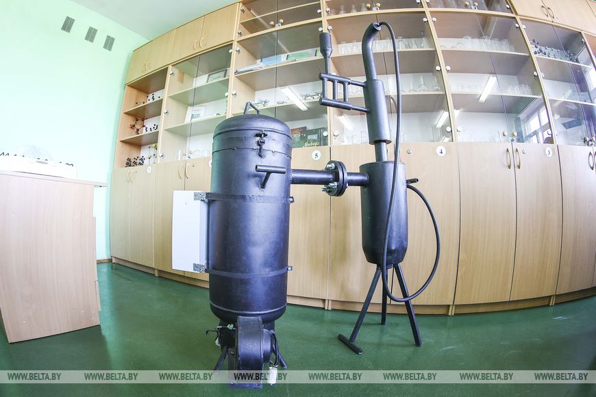 От задумки до патента. Брестские школьники собрали инновационный твердотопливный котел