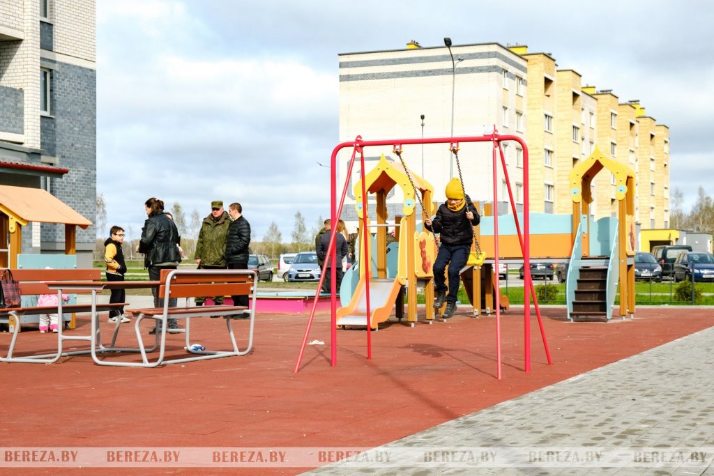 Военнослужащие получили арендное жилье в Березе