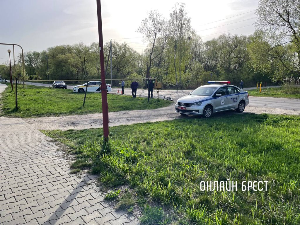 В Бресте таксист сбил велосипедиста