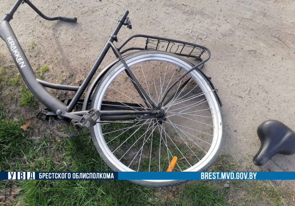 В Бресте таксист сбил велосипедиста