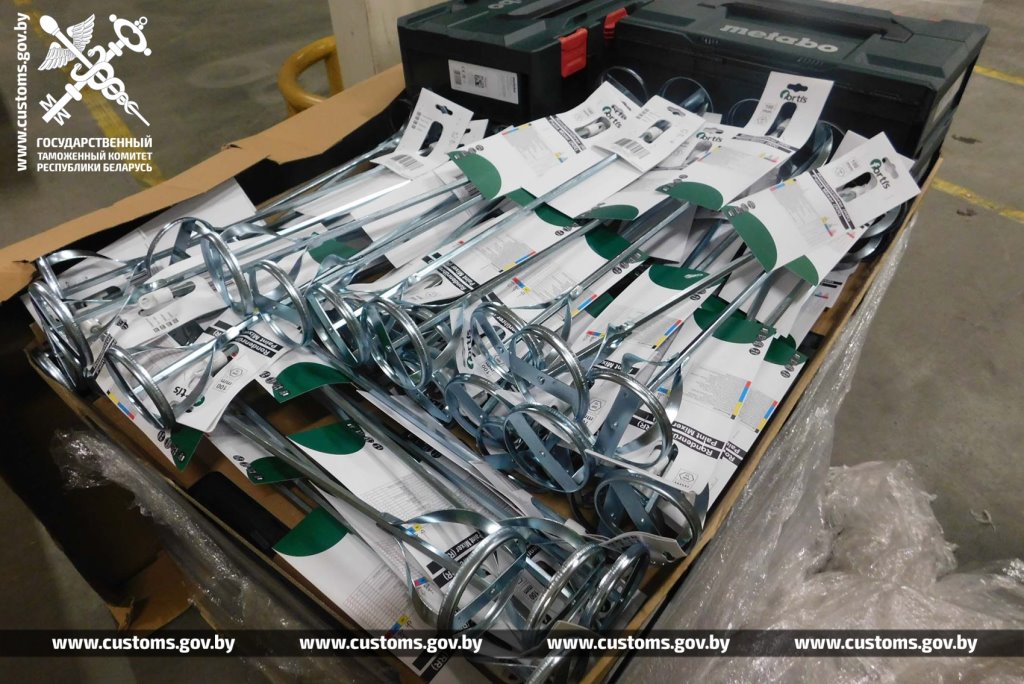 Комплектующие к строительным инструментам на сумму 205 тыс. рублей пытались незаконно ввезти в РБ. Нарушение установили брестские таможенники