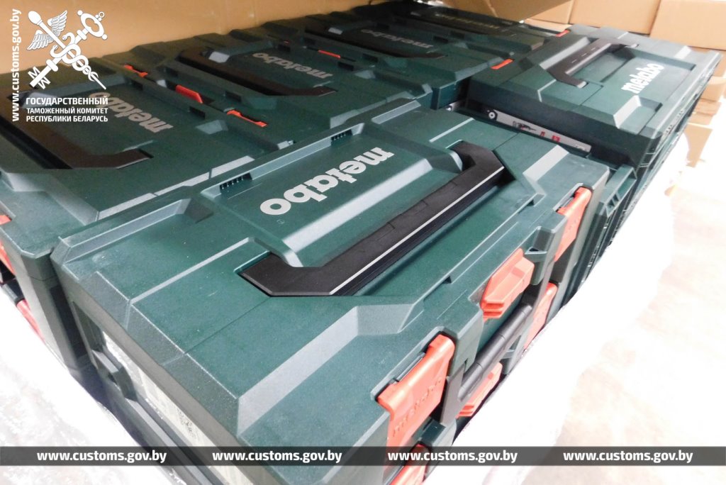 Комплектующие к строительным инструментам на сумму 205 тыс. рублей пытались незаконно ввезти в РБ. Нарушение установили брестские таможенники