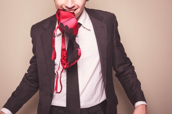 Каждый второй белорус заводил служебный роман — исследование