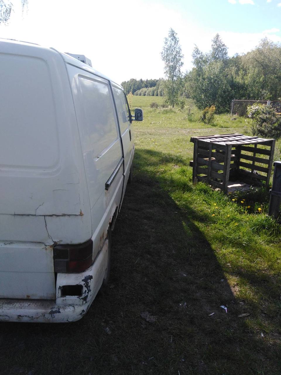 Жуткая трагедия в Минской области: дедушка наехал на годовалую внучку — девочка погибла