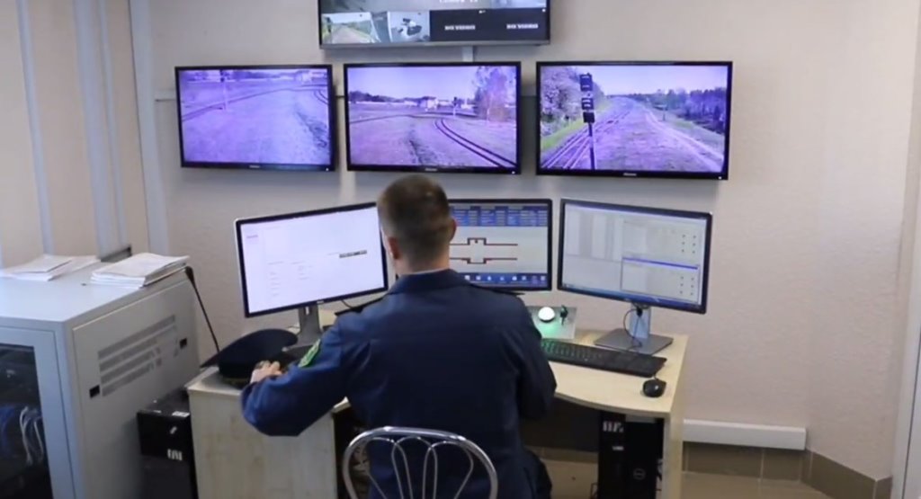 Сколько времени уйдет на сканирование состава в 30 грузовых вагонов? Таможенники Бреста делают это очень быстро