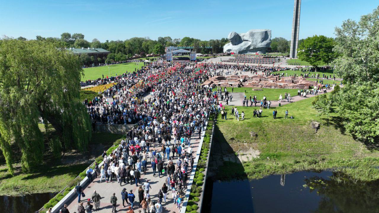 Около 60 тыс. человек приняли участие в митинге в Брестской крепости