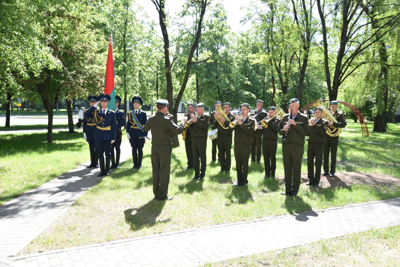 «Приятно такое внимание и уважение». В Бресте поздравили ветерана Дмитрия Маньковского