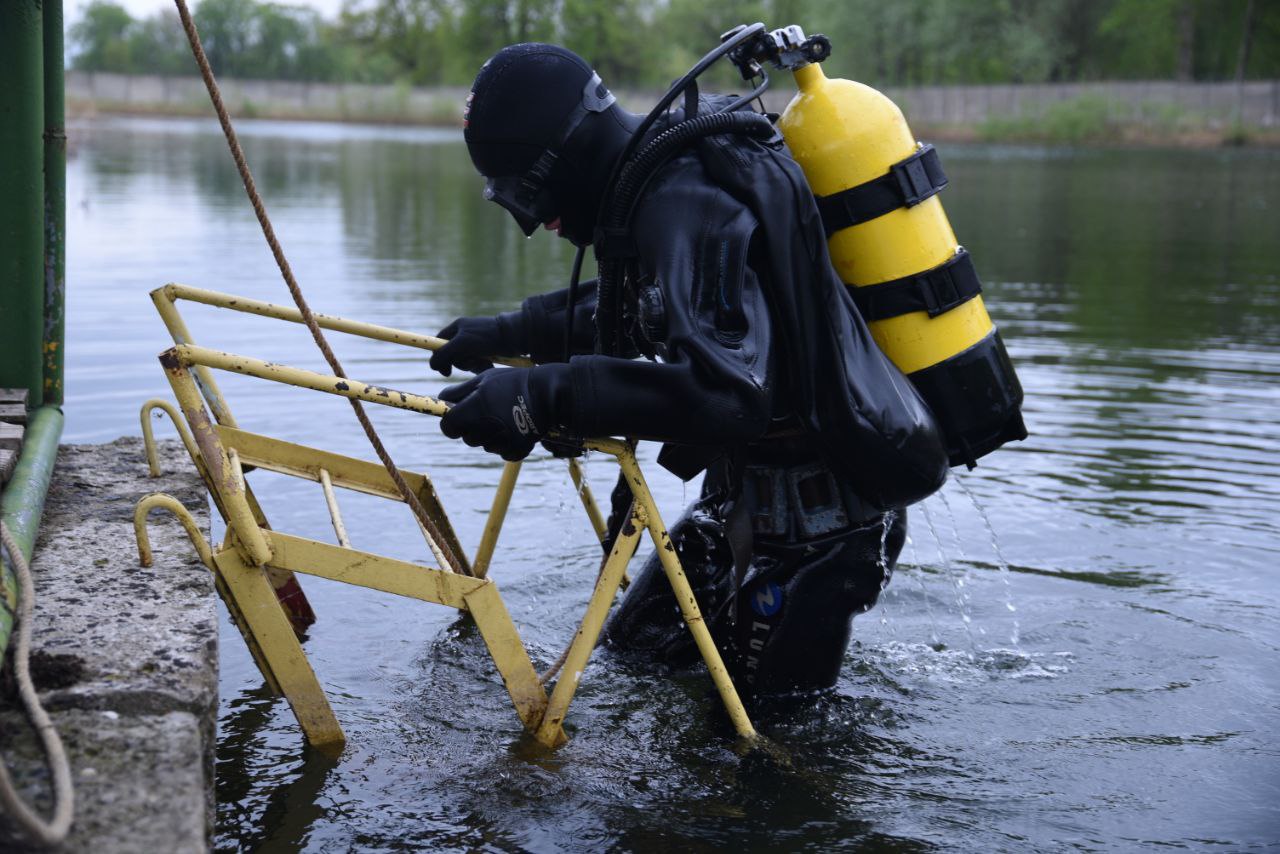 Занятия для военных водолазов прошли в Бресте