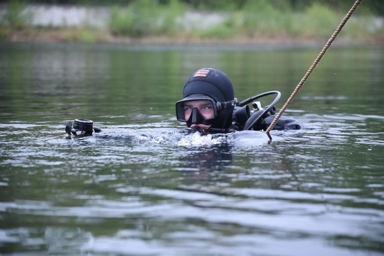 Занятия для военных водолазов прошли в Бресте