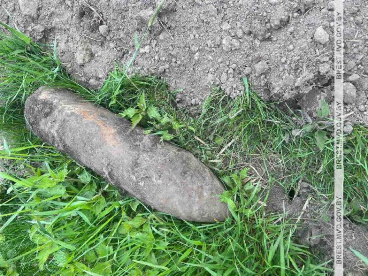 Авиабомба времен ВОВ обнаружена вблизи линии электропередач под Барановичами