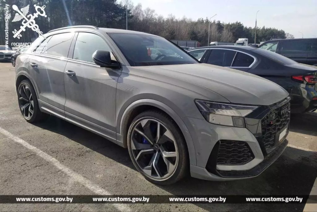 Четыре люксовых автомобиля по заниженной стоимости везли в Беларусь из Польши