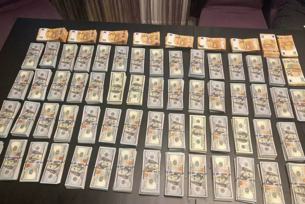 Компания по продаже запчастей не доплатила более $900 000 налогов