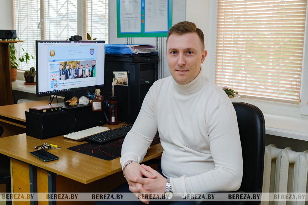 Гимназистки из Белоозерска набирают миллионные просмотры в TikTok