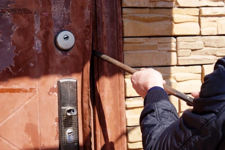 Ущерб на сумму более 4000 рублей. В Каменце обокрали дом