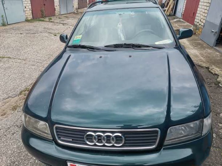 Белорус отдал машину в ремонт, а потом обнаружил возле супермаркета