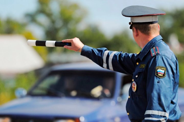 Лишили «прав» в России – лишат и в Беларуси. Как это работает?