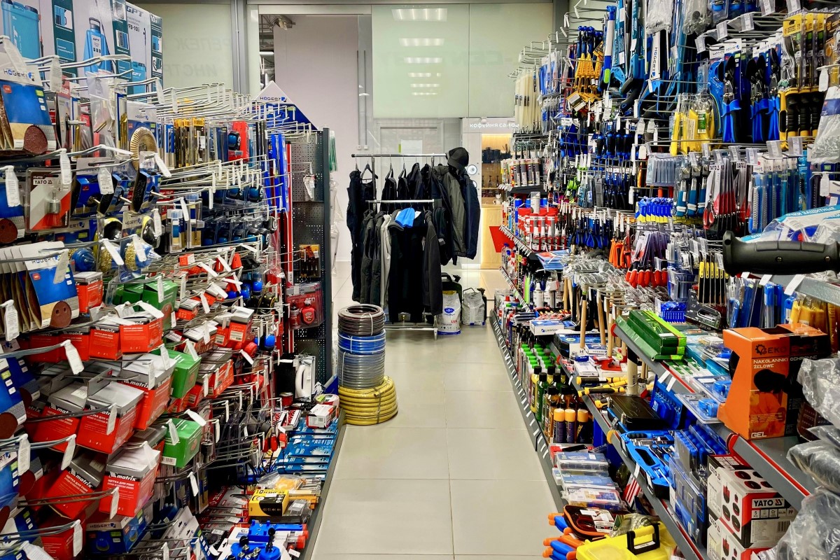 СКИДКИ на триммеры и аккумуляторные опрыскиватели в строительном магазине «A-CENTR.BY» на Махновича в Бресте