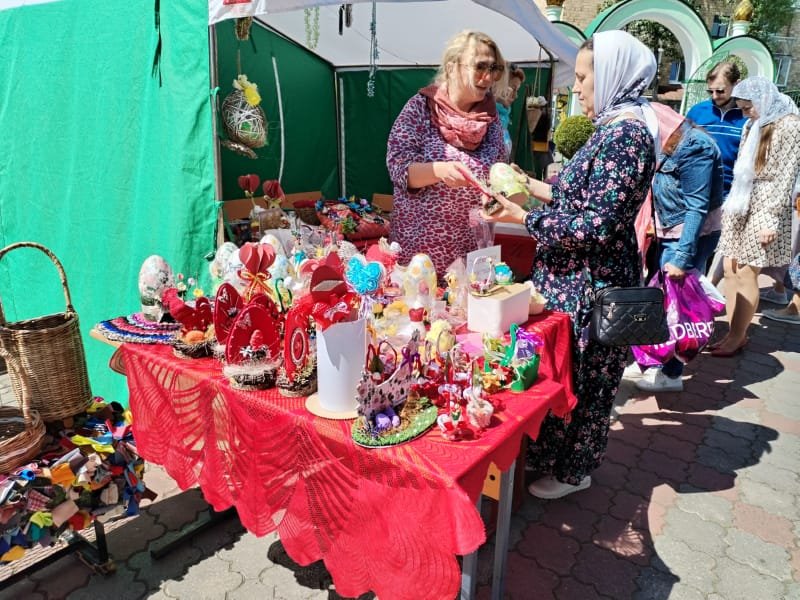 В храмах Бреста в полном разгаре освящение пасок и куличей. Фоторепортаж