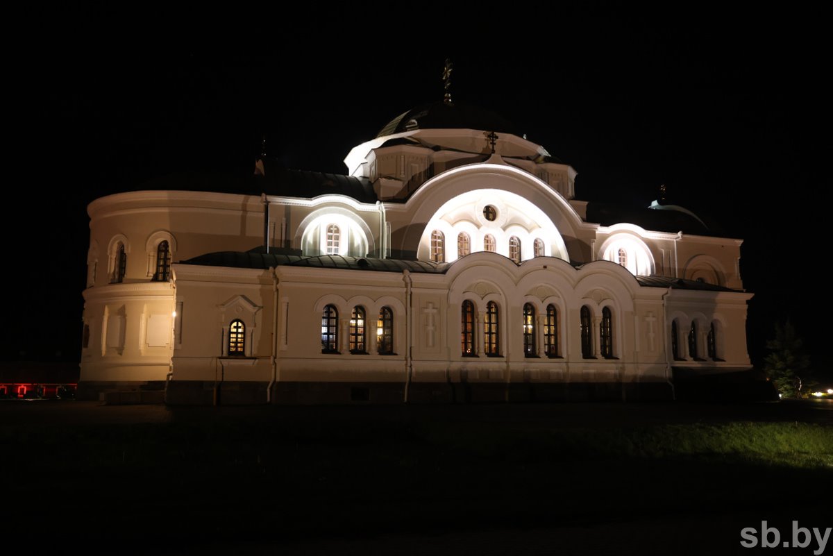 Торжественное богослужение в Свято-Николаевском гарнизонном храме Бреста