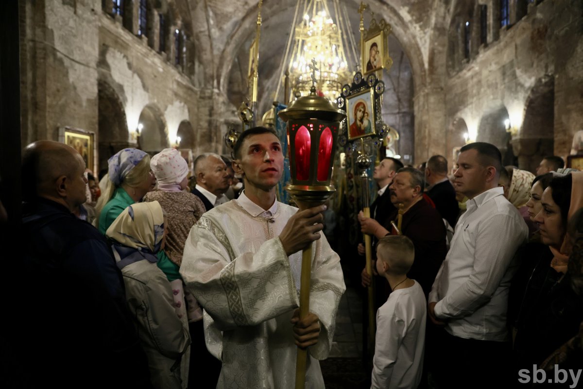 Торжественное богослужение в Свято-Николаевском гарнизонном храме Бреста