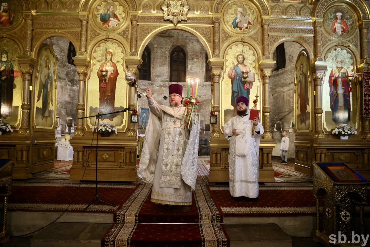 Торжественное богослужение в Свято-Николаевском гарнизонном храме Бреста