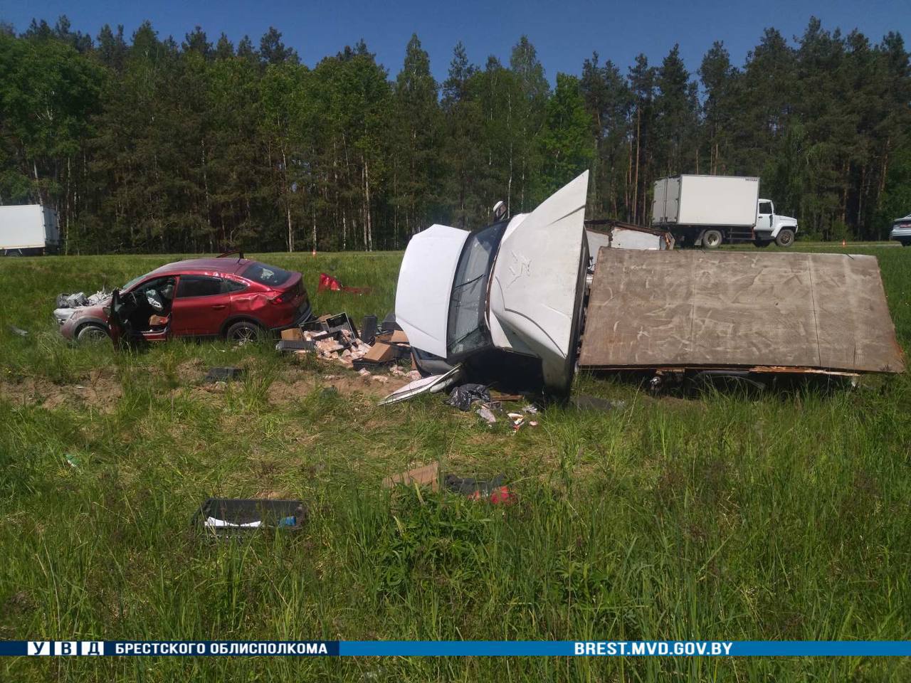 Житель Кобринского района и пинчанин попали в жесткое ДТП на М1