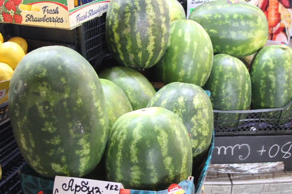 Почем арбузы и клубника на Брестском рынке